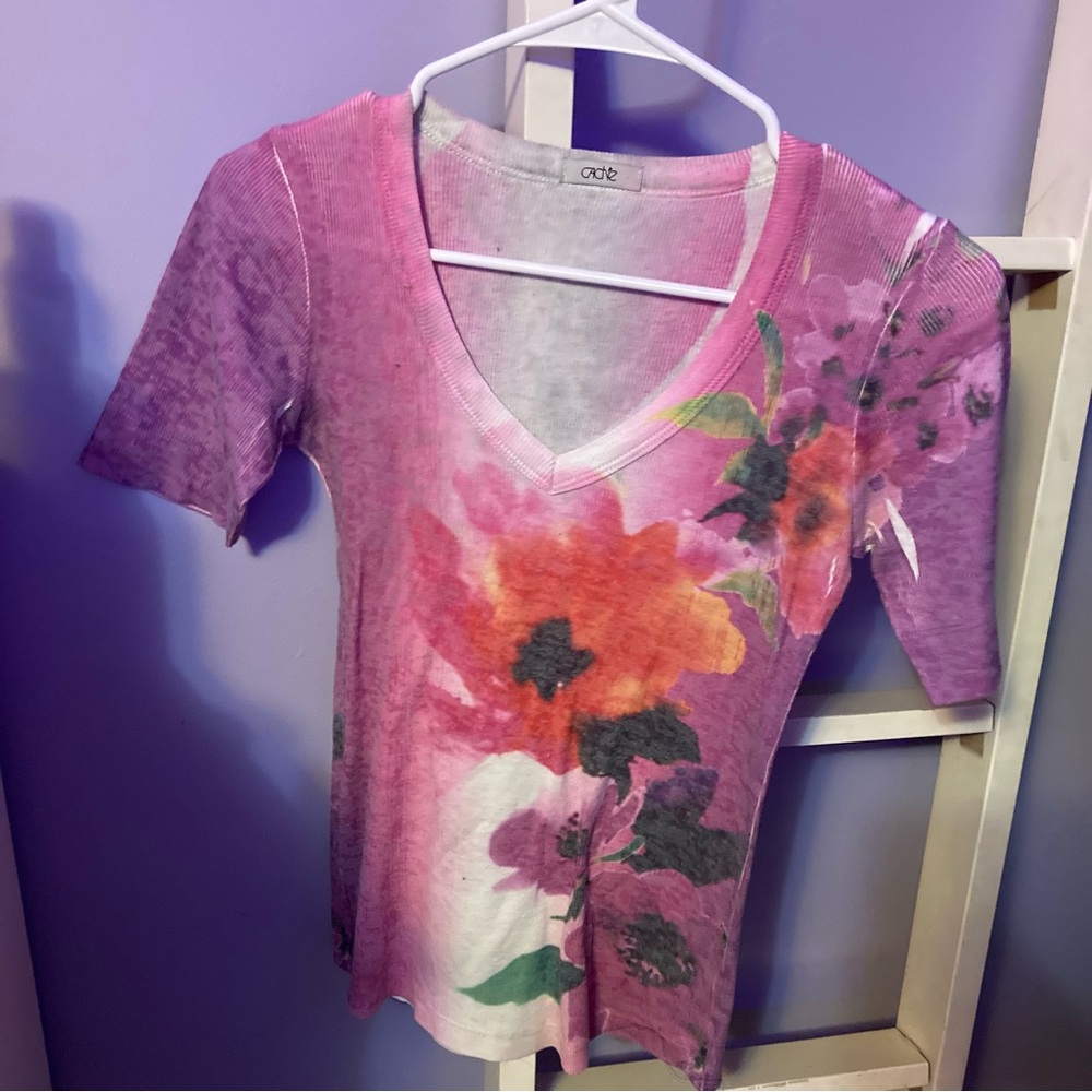 Cache v neck tee
